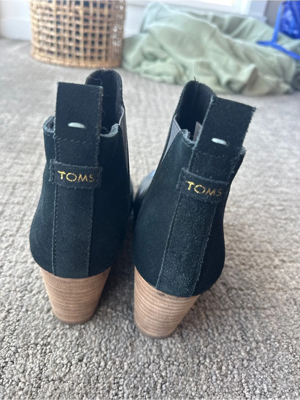 TOMS Black Leather Suede Chelsea Wedge Ankle Bootie Boho Chic - Size 7.5